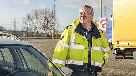 Douane-ambtenaar Chris Dol