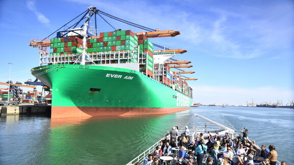 Een rondvaart door de haven op de FutureLand Ferry