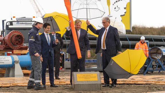 Start van de aanleg van de waterstofleiding in Rotterdamse haven