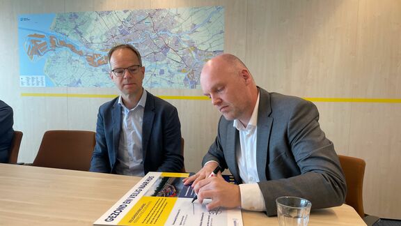 Ondertekening veiligheidsverklaring<strong> </strong>herinrichting Scheurhaven