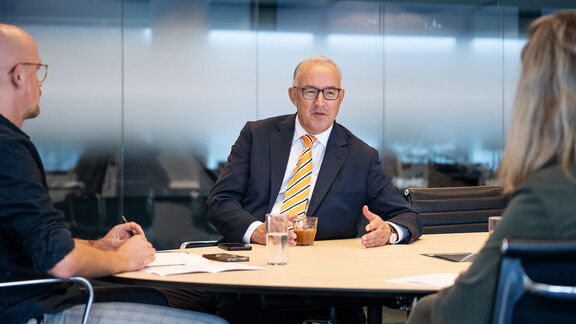 Ahmed Aboutaleb in gesprek met Lex Bezemer en Sigrid Hesselink