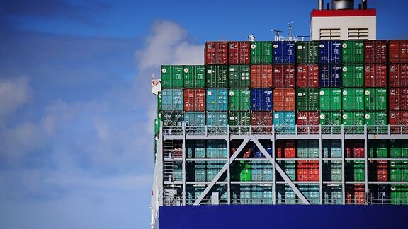 Containers on board of a container vessel