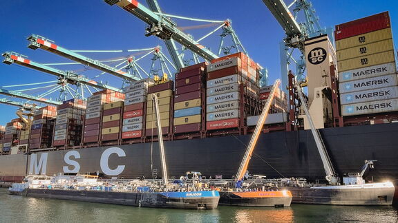 Bunkeren van MSC schip