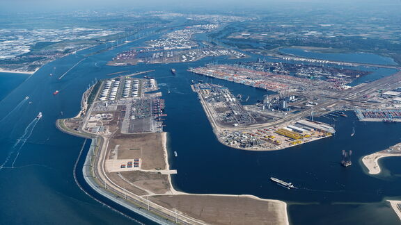 Maasvlakte en de Slag bij Maasmond gezien vanuit de lucht