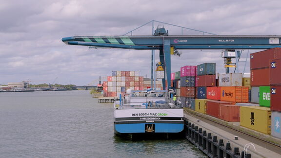 <meta charset="utf-8">De Den Bosch Max Groen afgemeerd bij ITG in Alblasserdam