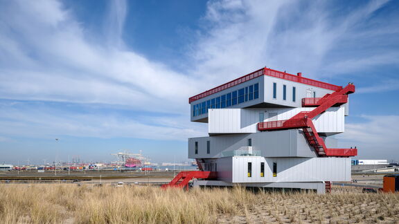 Portlantis gefotografeerd door Ossip van Duivenbode