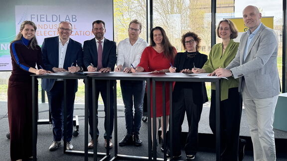 Ondertekening huurcontract FLIE