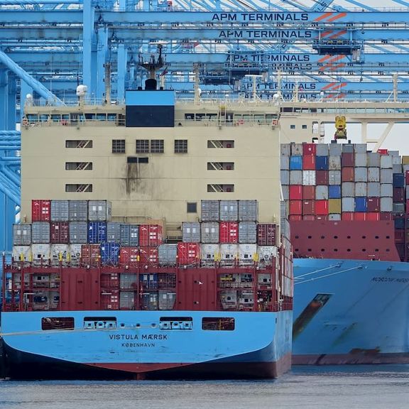Maersk ships bunkering at the APM2 Terminal on Maasvlakte 2