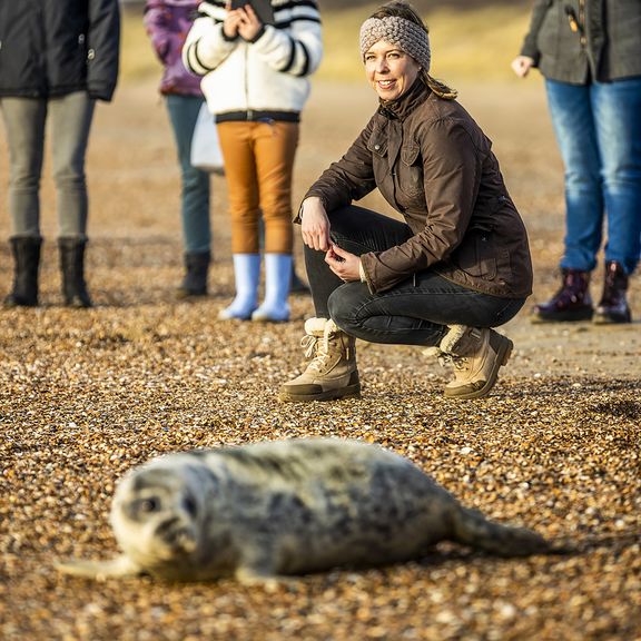 Marlies de Kraauw met zeehond