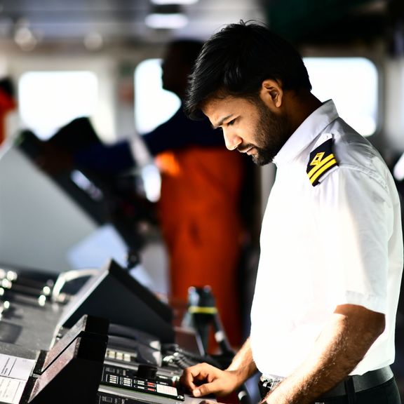 Een kapitein op de brug