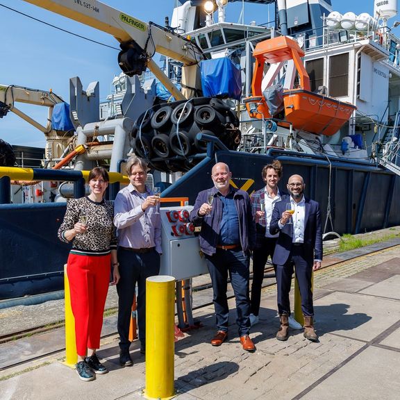 Ingebruikname walstroominstallatie Merwevierhavens