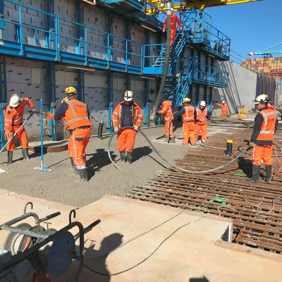 25 procent van het basismateriaal voor constructief beton zal vanaf nu worden vervangen door hoogwaardig geproduceerd betongranulaat, zoals hier in de Amaliahaven.