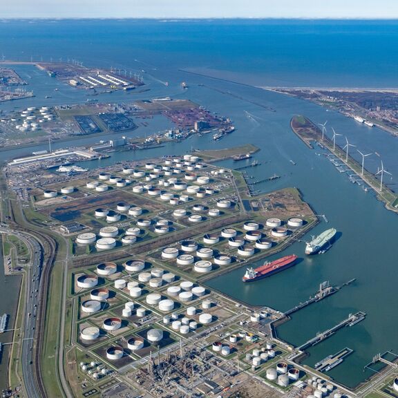 Overzicht haven van Rotterdam