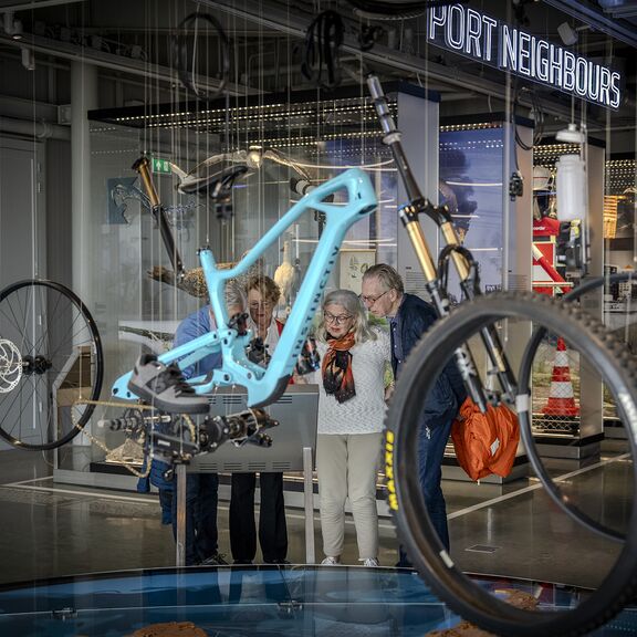 Bezoekers genieten van Portlantis