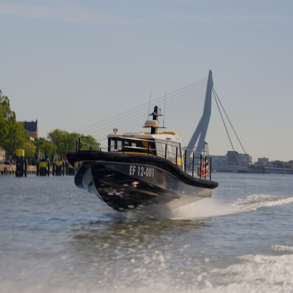 RPA Zero vaart over de Nieuwe Maas