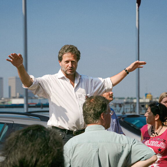 Cor van Asch zette zich bevlogen in voor RDM, zoals hier te zien op archiefbeeld. 