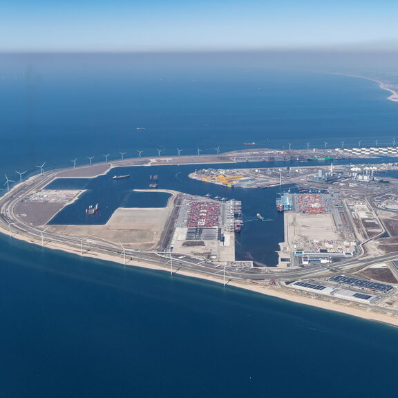 Maasvlakte 2. Credit: Martens Multimedia