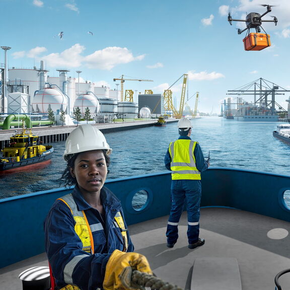 V.l.n.r.: Arne Weverling (Provincie Zuid-Holland), Boudewijn Siemons (Havenbedrijf Rotterdam), Robert Simons (Gemeente Rotterdam), Bas Jansen (Deltalinqs) en Wim Kulik (Ministerie van Economische Zaken).