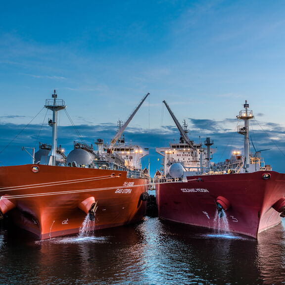 2025年，鹿特丹港进行了首次氨燃料加注 | 照片：IJsbreker TV