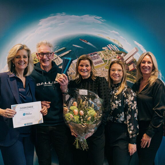 V.l.n.r, Jaqueline Prins, Age Buitenrust Hettema, Henriëtte Dolk, Jamie Schaap, Nicole Wiersma en Dorine Wekking